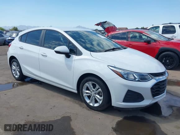 ✅ 2019 Chevrolet Cruze LS • VIN: 3G1BC6SMXKS582843 • Лот: 43314397. Опубликован ранее на IAAI с пробегом 52 277 миль. Бесплатный доступ к архиву аукционных продаж из США и подробный отчёт об истории автомобиля на DreamBid. Изображение 1.