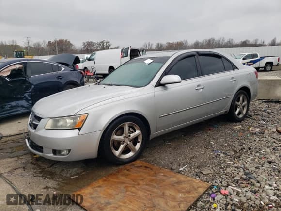✅ 2008 Hyundai Sonata SE • VIN: 5NPEU46F38H358088 • Лот: 80759784. Опубликован ранее на Copart с пробегом 180 214 миль. Бесплатный доступ к архиву аукционных продаж из США и подробный отчёт об истории автомобиля на DreamBid. Изображение 1.