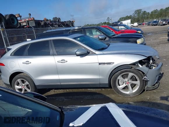 ✅ 2018 Jaguar F-Pace 30t Premium • VIN: SADCJ2GX3JA203652 • Lot: 41909457. Listed on IAAI with 99,675 mi. Free auction sales archive from the USA and detailed vehicle history report at DreamBid. Image 13.