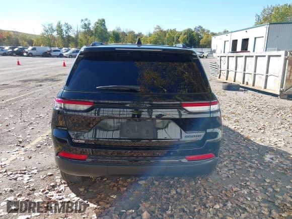 ✅ 2023 Jeep Grand Cherokee Limited • VIN: 1C4RJHBG8PC504544 • Lot: 43471533. Wystawiony na IAAI z przebiegiem 81 491 mil. Bezpłatny archiwum sprzedaży aukcyjnych z USA i szczegółowy raport historii pojazdu na DreamBid. Zdjęcie 16.