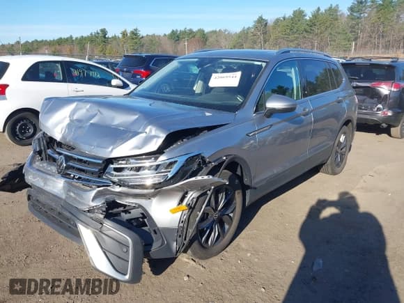 ✅ 2023 Volkswagen Tiguan SE • VIN: 3VVMB7AX4PM128007 • Lot: 42069544. Listed on IAAI with 19,994 mi. Free auction sales archive from the USA and detailed vehicle history report at DreamBid. Image 17.