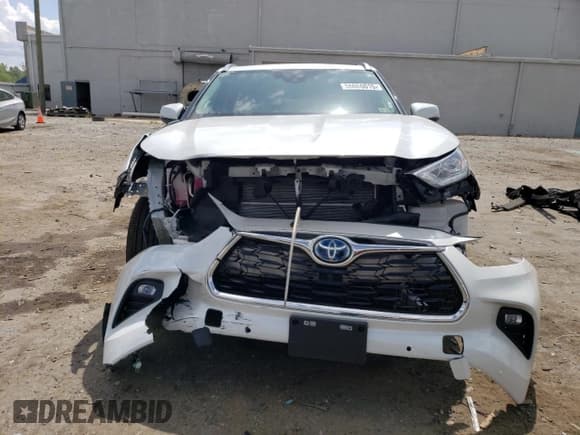 ✅ 2024 Toyota Highlander Hybrid Platinum • VIN: 5TDEBRCH0RS639298 • Лот: 55066015. Опубликован ранее на Copart с пробегом 11 707 миль. Бесплатный доступ к архиву аукционных продаж из США и подробный отчёт об истории автомобиля на DreamBid. Изображение 5.