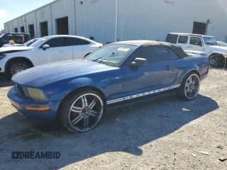 ✅ 2007 Ford Mustang Deluxe • VIN: 1ZVFT84N875196527 • Lot: 82480265. Listed on Copart with 216,183 mi. Free auction sales archive from the USA and detailed vehicle history report at DreamBid. Image 1.