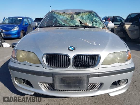 ✅ 2004 BMW 3 Series 330i • VIN: WBAEV53454KM33405 • Lot: 43592957. Listed on IAAI with 95,441 mi. Free auction sales archive from the USA and detailed vehicle history report at DreamBid. Image 12.