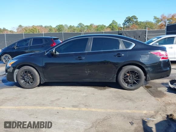 ✅ 2015 Nissan Altima S • VIN: 1N4AL3APXFN877881 • Lot: 43714288. Listed on IAAI with 199,199 mi. Free auction sales archive from the USA and detailed vehicle history report at DreamBid. Image 14.
