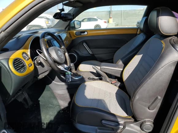 ✅ 2016 Volkswagen Beetle Dune • VIN: 3VWS17AT8GM621269 • Lot: 47991993. Listed on Copart with 51,741 mi. Free auction sales archive from the USA and detailed vehicle history report at DreamBid. Image 7.