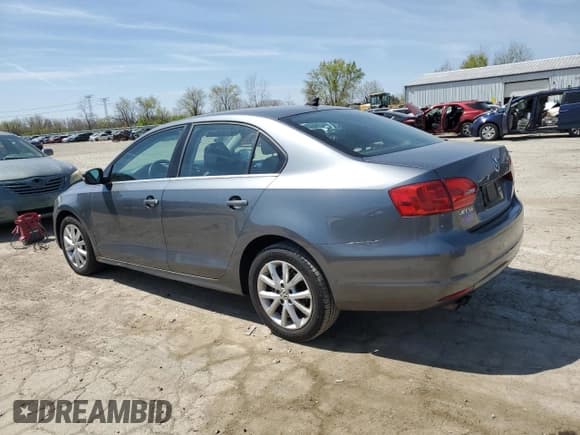 ✅ 2013 Volkswagen Jetta SE • VIN: 3VWDP7AJ8DM352028 • Lot: 53182505. Listed on Copart with 226,944 mi. Free auction sales archive from the USA and detailed vehicle history report at DreamBid. Image 2.