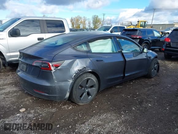 ✅ 2023 Tesla Model 3 • VIN: 5YJ3E1EA2PF679061 • Лот: 43618009. Опубликован ранее на IAAI с пробегом 6 миль. Бесплатный доступ к архиву аукционных продаж из США и подробный отчёт об истории автомобиля на DreamBid. Изображение 4.