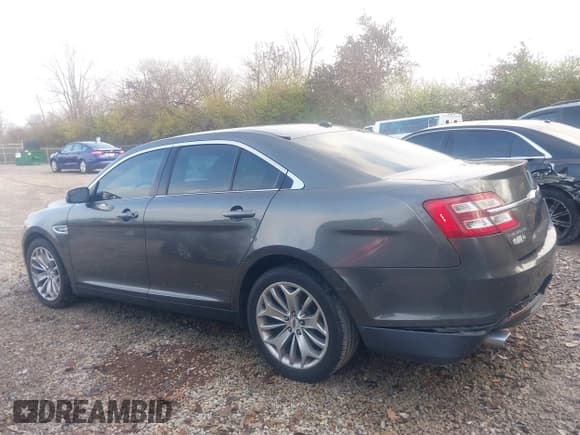 ✅ 2015 Ford Taurus Limited • VIN: 1FAHP2F86FG106370 • Lot: 43698268. Listed on IAAI with 127,992 mi. Free auction sales archive from the USA and detailed vehicle history report at DreamBid. Image 14.