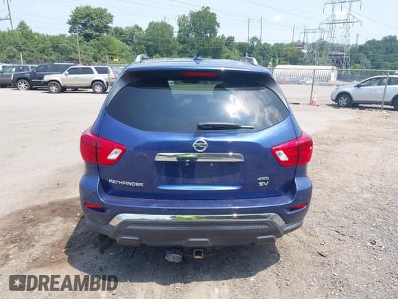 ✅ 2019 Nissan Pathfinder SV • VIN: 5N1DR2MM6KC582215 • Lot: 42839071. Listed on IAAI with 84,322 mi. Free auction sales archive from the USA and detailed vehicle history report at DreamBid. Image 16.