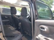 ✅ 2018 Jeep Renegade Latitude • VIN: ZACCJBBB2JPH59443 • Lot: 42555557. Wystawiony na IAAI z przebiegiem 66 689 mil. Bezpłatny archiwum sprzedaży aukcyjnych z USA i szczegółowy raport historii pojazdu na DreamBid. Zdjęcie 8.