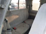 ✅ 1997 Ford F-150 XL • VIN: 1FTDX1864VKA09145 • Lot: 43625381. Wystawiony na IAAI z przebiegiem 196 148 mil. Bezpłatny archiwum sprzedaży aukcyjnych z USA i szczegółowy raport historii pojazdu na DreamBid. Zdjęcie 8.