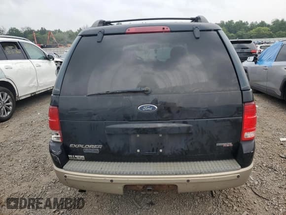 ✅ 2005 Ford Explorer Eddie Bauer • VIN: 1FMDU74EX5UA51442 • Lot: 67063695. Wystawiony na Copart z przebiegiem 207 428 mil. Bezpłatny archiwum sprzedaży aukcyjnych z USA i szczegółowy raport historii pojazdu na DreamBid. Zdjęcie 6.