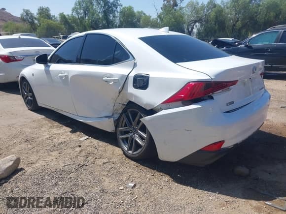 ✅ 2017 Lexus IS 200t • VIN: JTHBA1D21H5040446 • Lot: 42715147. Wystawiony na IAAI z przebiegiem 161 085 mil. Bezpłatny archiwum sprzedaży aukcyjnych z USA i szczegółowy raport historii pojazdu na DreamBid. Zdjęcie 3.