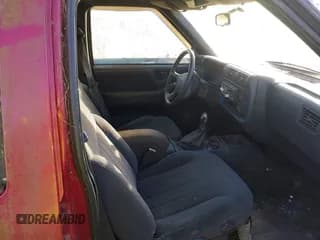 ✅ 1997 Chevrolet Blazer LS • VIN: 1GNDT13W3V2232285 • Lot: 41710231. Wystawiony na IAAI z przebiegiem 1 930 079 mil. Bezpłatny archiwum sprzedaży aukcyjnych z USA i szczegółowy raport historii pojazdu na DreamBid. Zdjęcie 5.