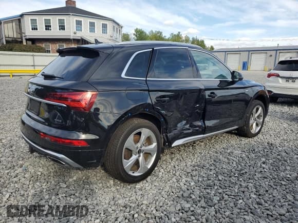✅ 2023 Audi Q5 S line Premium Plus • VIN: WA1EAAFY9P2060180 • Lot: 70652425. Listed on Copart with 15,678 mi. Free auction sales archive from the USA and detailed vehicle history report at DreamBid. Image 3.