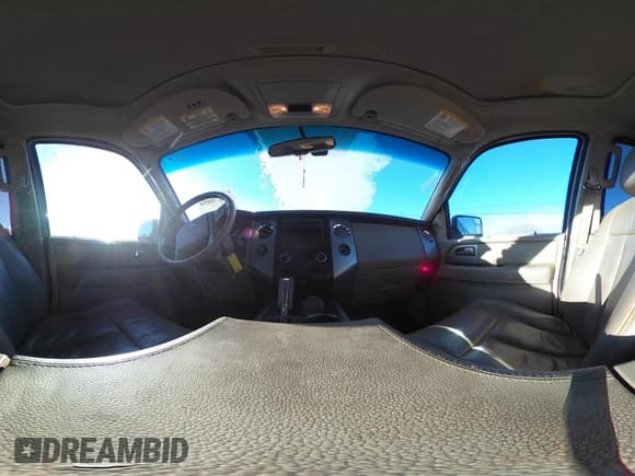 ✅ 2013 Ford Expedition Max Limited • VIN: 1FMJK2A54DEF19321 • Lot: 43670056. Wystawiony na IAAI z przebiegiem 265 903 mil. Bezpłatny archiwum sprzedaży aukcyjnych z USA i szczegółowy raport historii pojazdu na DreamBid. Zdjęcie 18.