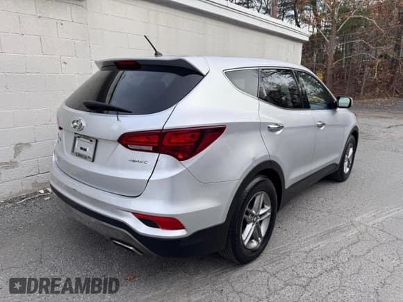 ✅ 2018 Hyundai Santa Fe 2.4L • VIN: 5XYZT3LB6JG565927 • Лот: 92522215. Опубликован ранее на Copart с пробегом 116 009 миль. Бесплатный доступ к архиву аукционных продаж из США и подробный отчёт об истории автомобиля на DreamBid. Изображение 4.