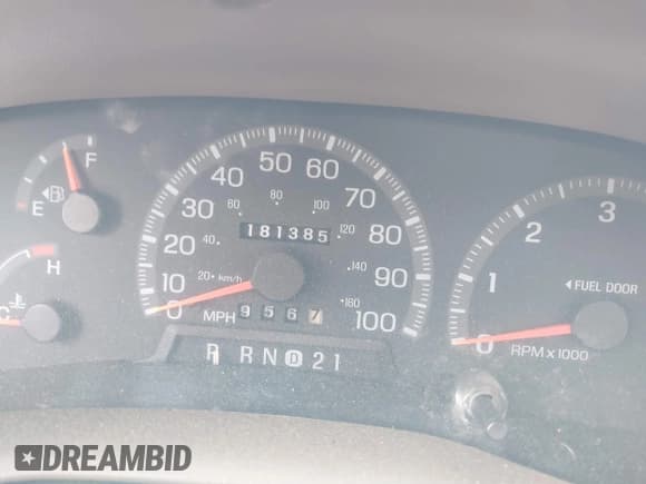 ✅ 1997 Ford F-150 • VIN: 1FTDF1762VNC69885 • Lot: 41845528. Wystawiony na IAAI z przebiegiem 181 385 mil. Bezpłatny archiwum sprzedaży aukcyjnych z USA i szczegółowy raport historii pojazdu na DreamBid. Zdjęcie 7.