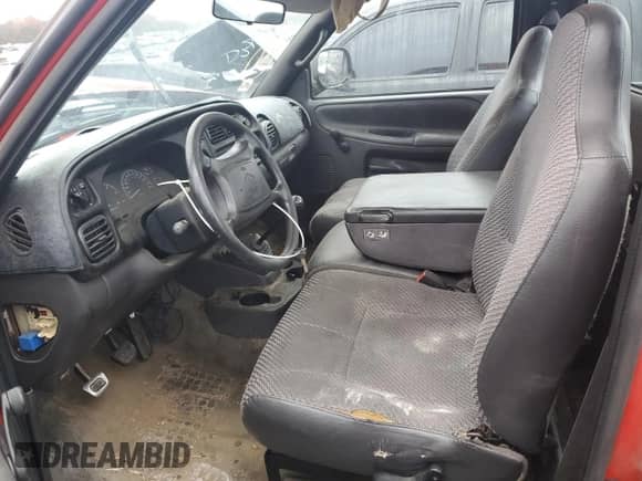 2001 Dodge 1500 Work Special z VIN 1B7HC16X61S212833, wystawiony jako Copart lot #77945574 z przebiegiem 279 676 mil mil oraz Czysty tytuł • Clean title. Historia ofert i sprzedaży dostępna na DreamBid. Obrazek 7.