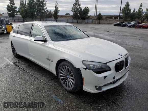 ✅ 2011 BMW 7 Series 740Li • VIN: WBAKB4C5XBC574864 • Лот: 82407465. Опубликован ранее на Copart с пробегом 94 211 миль. Бесплатный доступ к архиву аукционных продаж из США и подробный отчёт об истории автомобиля на DreamBid. Изображение 4.