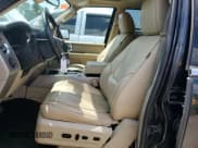 ✅ 2015 Ford Expedition Max Limited • VIN: 1FMJK2AT9FEF30428 • Lot: 65977845. Wystawiony na Copart z przebiegiem 232 433 mil. Bezpłatny archiwum sprzedaży aukcyjnych z USA i szczegółowy raport historii pojazdu na DreamBid. Zdjęcie 7.