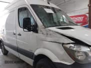 ✅ 2014 Mercedes-Benz Sprinter Cargo • VIN: WD3PE7DC2E5911044 • Lot: 39641279. Wystawiony na IAAI z przebiegiem 127 202 mil. Bezpłatny archiwum sprzedaży aukcyjnych z USA i szczegółowy raport historii pojazdu na DreamBid. Zdjęcie 6.