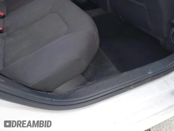 ✅ 2013 Volkswagen Passat S • VIN: 1VWAH7A33DC107558 • Лот: 43786495. Опубликован ранее на IAAI с пробегом 118 225 миль. Бесплатный доступ к архиву аукционных продаж из США и подробный отчёт об истории автомобиля на DreamBid. Изображение 8.