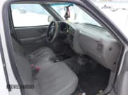 ✅ 2002 Chevrolet S-10 LS • VIN: 1GCCS145928212306 • Лот: 41505278. Опубликован ранее на IAAI с пробегом 127 441 миль. Бесплатный доступ к архиву аукционных продаж из США и подробный отчёт об истории автомобиля на DreamBid. Изображение 5.