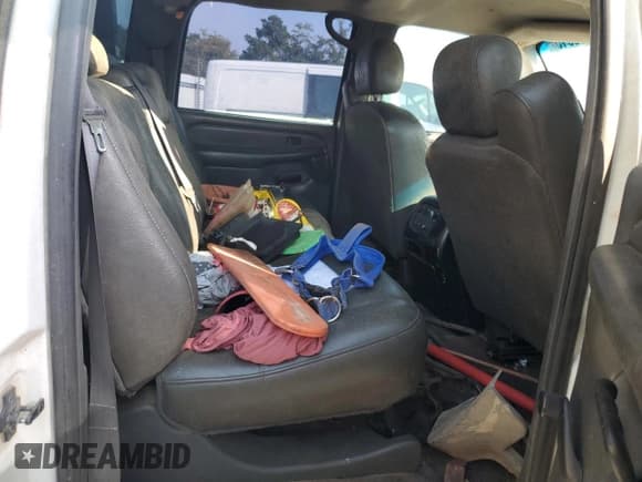 ✅ 2003 Chevrolet Silverado 1500 • VIN: 1GBJC33103F175582 • Lot: 71236915. Wystawiony na Copart z przebiegiem 145 088 mil. Bezpłatny archiwum sprzedaży aukcyjnych z USA i szczegółowy raport historii pojazdu na DreamBid. Zdjęcie 10.