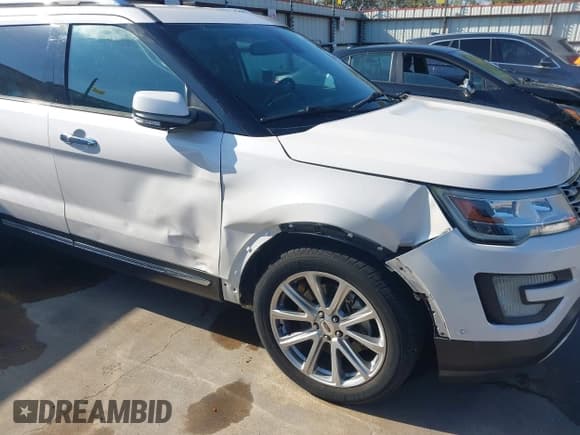 ✅ 2017 Ford Explorer Limited • VIN: 1FM5K7F84HGD86619 • Lot: 43545889. Wystawiony na IAAI z przebiegiem 139 772 mil. Bezpłatny archiwum sprzedaży aukcyjnych z USA i szczegółowy raport historii pojazdu na DreamBid. Zdjęcie 6.