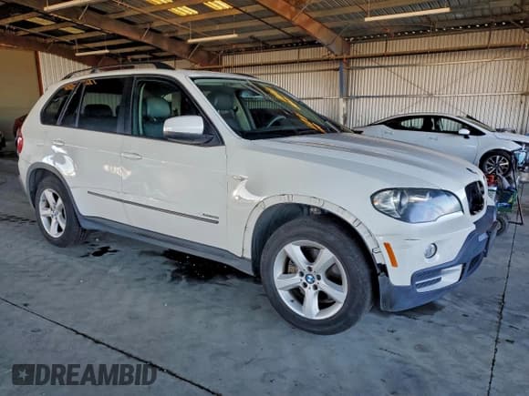 ✅ 2009 BMW X5 30i • VIN: 5UXFE43539L269971 • Лот: 91022005. Опубликован ранее на Copart с пробегом 201 106 миль. Бесплатный доступ к архиву аукционных продаж из США и подробный отчёт об истории автомобиля на DreamBid. Изображение 4.