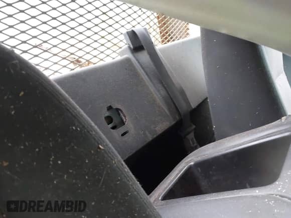 2009 Chevrolet Silverado 2500HD Work Truck z VIN 1GCHK44K69E163090, wystawiony jako IAAI lot #43523477 z przebiegiem 69 802 mil mil oraz . Historia ofert i sprzedaży dostępna na DreamBid. Obrazek 8.