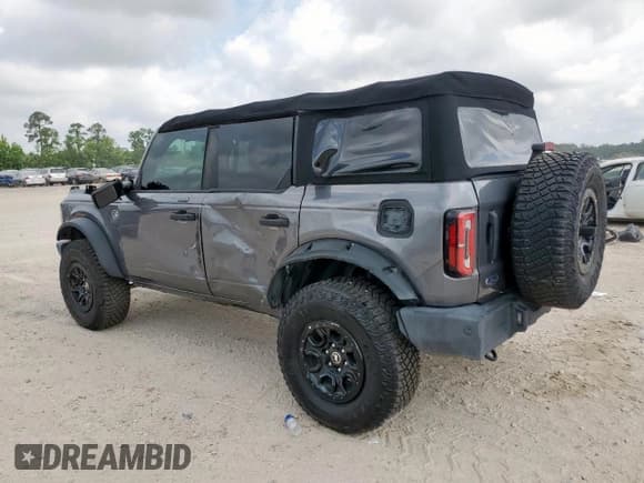 ✅ 2022 Ford Bronco • VIN: 1FMEE5DP9NLA72991 • Lot: 56551355. Listed on Copart with 2,692 mi. Free auction sales archive from the USA and detailed vehicle history report at DreamBid. Image 2.