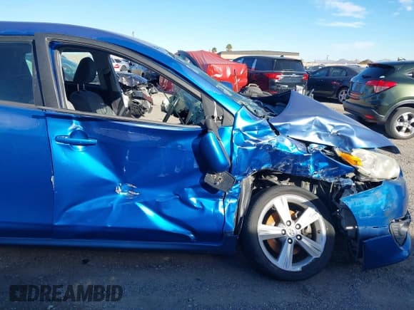 ✅ 2009 Toyota Matrix S • VIN: 2T1KE40E19C001321 • Lot: 43864330. Wystawiony na IAAI z przebiegiem 115 471 mil. Bezpłatny archiwum sprzedaży aukcyjnych z USA i szczegółowy raport historii pojazdu na DreamBid. Zdjęcie 6.