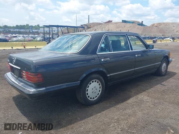 ✅ 1991 Mercedes-Benz 420 SEL • VIN: WDBCA35E2MA602770 • Lot: 42695393. Wystawiony na IAAI z przebiegiem 151 973 mil. Bezpłatny archiwum sprzedaży aukcyjnych z USA i szczegółowy raport historii pojazdu na DreamBid. Zdjęcie 4.