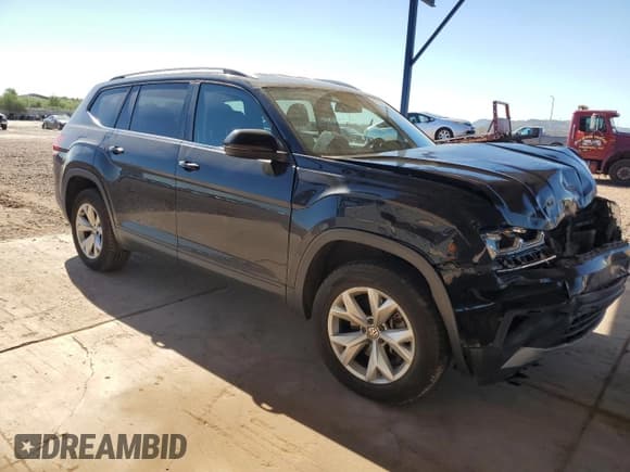 ✅ 2018 Volkswagen Atlas S • VIN: 1V2AP2CA8JC595663 • Lot: 90609835. Listed on Copart with 92,565 mi. Free auction sales archive from the USA and detailed vehicle history report at DreamBid. Image 4.