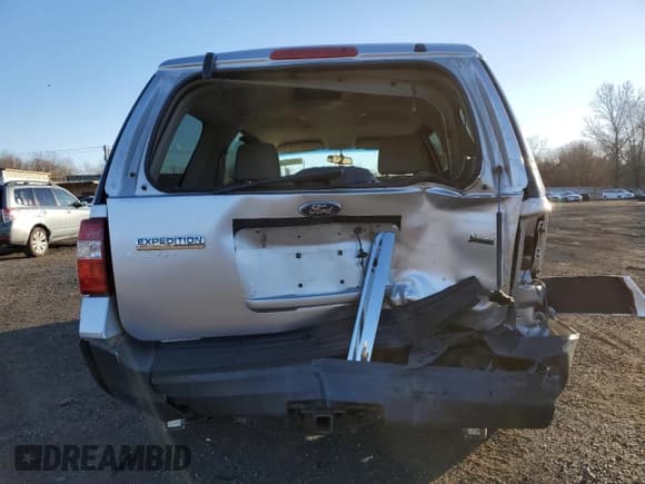 ✅ 2011 Ford Expedition XL • VIN: 1FMJU1G53BEF21649 • Lot: 84542364. Listed on Copart with 175,320 mi. Free auction sales archive from the USA and detailed vehicle history report at DreamBid. Image 6.