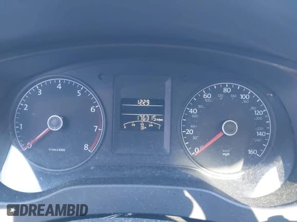 ✅ 2011 Volkswagen Jetta SE • VIN: 3VWDZ7AJ6BM350043 • Lot: 43611600. Wystawiony na IAAI z przebiegiem 176 315 mil. Bezpłatny archiwum sprzedaży aukcyjnych z USA i szczegółowy raport historii pojazdu na DreamBid. Zdjęcie 7.