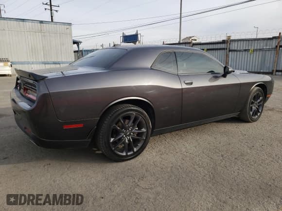✅ 2022 Dodge Challenger SXT • VIN: 2C3CDZGGXNH156756 • Lot: 78915354. Wystawiony na Copart z przebiegiem 43 704 mil. Bezpłatny archiwum sprzedaży aukcyjnych z USA i szczegółowy raport historii pojazdu na DreamBid. Zdjęcie 3.