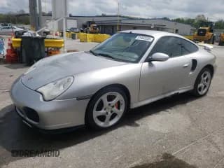 ✅ 2002 Porsche 911 • VIN: WP0AB29972S685987 • Lot: 51462335. Wystawiony na Copart z przebiegiem Nie podano. Bezpłatny archiwum sprzedaży aukcyjnych z USA i szczegółowy raport historii pojazdu na DreamBid. Zdjęcie 1.