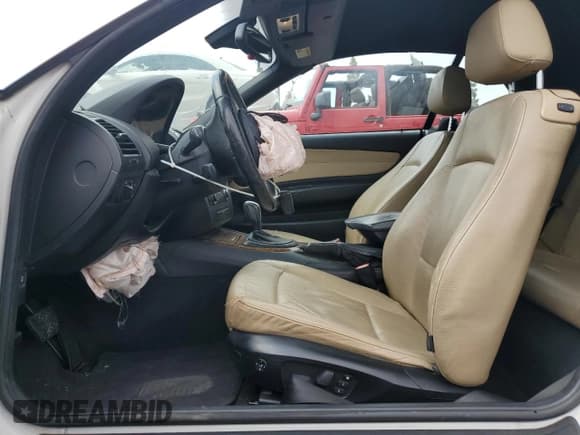 ✅ 2008 BMW 1 Series 128i • VIN: WBAUN13558VH80138 • Lot: 72604234. Wystawiony na Copart z przebiegiem 153 055 mil. Bezpłatny archiwum sprzedaży aukcyjnych z USA i szczegółowy raport historii pojazdu na DreamBid. Zdjęcie 7.