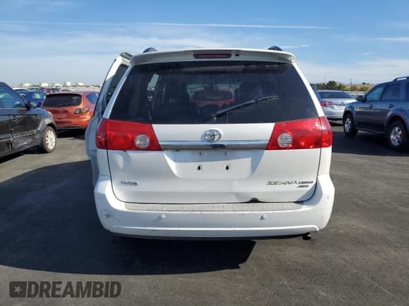 ✅ 2007 Toyota Sienna XLE • VIN: 5TDBK22CX7S000097 • Лот: 92226305. Опубликован ранее на Copart с пробегом 237 106 миль. Бесплатный доступ к архиву аукционных продаж из США и подробный отчёт об истории автомобиля на DreamBid. Изображение 6.