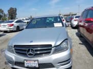 ✅ 2014 Mercedes-Benz C 250 Sport • VIN: WDDGF4HB4ER305973 • Lot: 41781503. Wystawiony na IAAI z przebiegiem 98 542 mil. Bezpłatny archiwum sprzedaży aukcyjnych z USA i szczegółowy raport historii pojazdu na DreamBid. Zdjęcie 13.