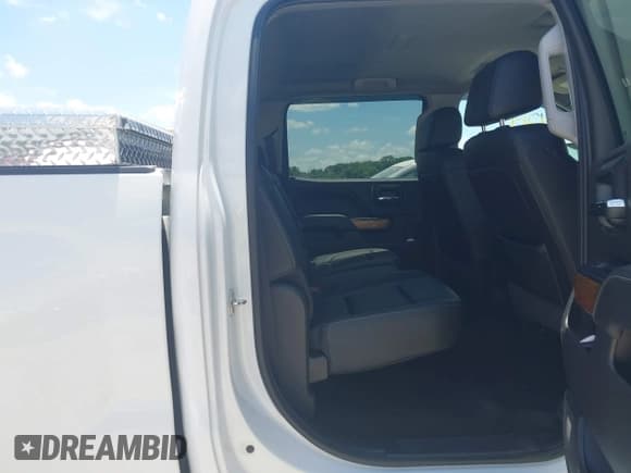 ✅ 2018 Chevrolet Silverado 1500 LTZ • VIN: 3GCUKSEC3JG257256 • Lot: 42608522. Wystawiony na IAAI z przebiegiem 120 212 mil. Bezpłatny archiwum sprzedaży aukcyjnych z USA i szczegółowy raport historii pojazdu na DreamBid. Zdjęcie 8.