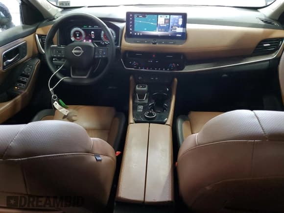 ✅ 2025 Nissan Rogue Platinum • VIN: JN8BT3DD0SW470175 • Lot: 67292265. Listed on Copart with 7,152 mi. Free auction sales archive from the USA and detailed vehicle history report at DreamBid. Image 8.