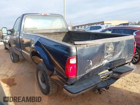 ✅ 2001 Ford F-250 XL • VIN: 1FTNF21L21EB78182 • Lot: 41477682. Wystawiony na IAAI z przebiegiem 122 188 mil. Bezpłatny archiwum sprzedaży aukcyjnych z USA i szczegółowy raport historii pojazdu na DreamBid. Zdjęcie 3.