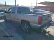 ✅ 2003 Chevrolet Silverado 1500 LS • VIN: 2GCEC19V931101936 • Lot: 43388856. Wystawiony na IAAI z przebiegiem 154 950 mil mil. Skorzystaj z bezpłatnego archiwum sprzedaży aukcyjnych z USA i zobacz szczegółowy raport historii pojazdu na DreamBid. Zdjęcie 3.