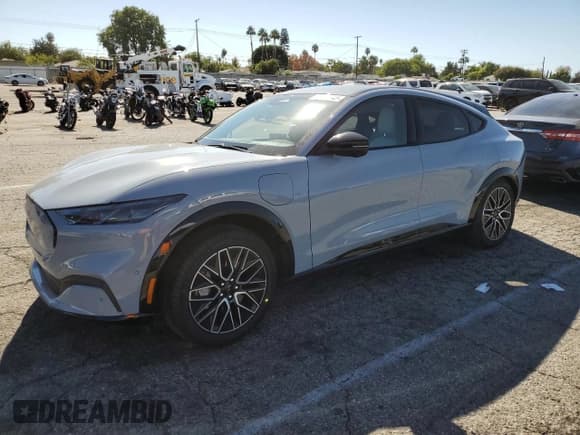 ✅ 2024 Ford Mustang Mach-E Premium • VIN: 3FMTK3R48RMA40170 • Lot: 90385645. Listed on Copart with 5,195 mi. Free auction sales archive from the USA and detailed vehicle history report at DreamBid. Image 1.