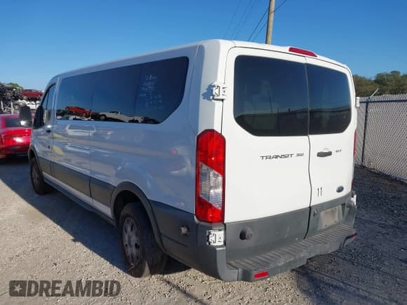 ✅ 2017 Ford Transit XL • VIN: 1FBZX2ZM5HKA20740 • Lot: 41144911. Wystawiony na IAAI z przebiegiem 201 936 mil. Bezpłatny archiwum sprzedaży aukcyjnych z USA i szczegółowy raport historii pojazdu na DreamBid. Zdjęcie 3.